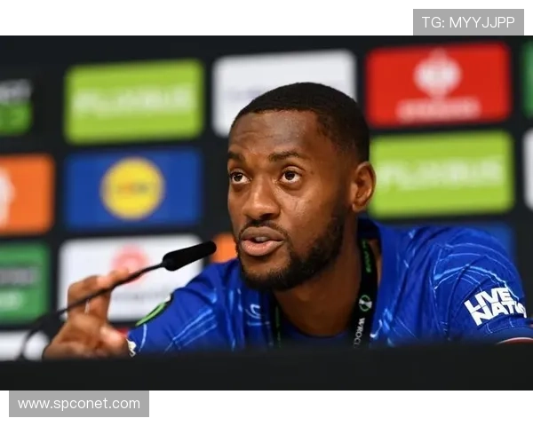 阿达拉比奥尤称赞帕尔默为最佳球员并谈红黄牌问题